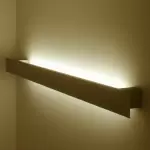壁面を照らす間接照明