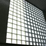 採光のガラスブロック窓